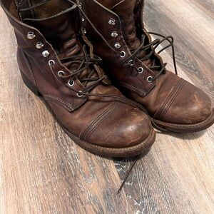 Red Wing Iron Ranger 8111. US9